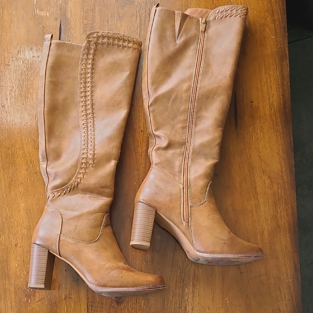 Pierre Dumas Tan Heeled Boots